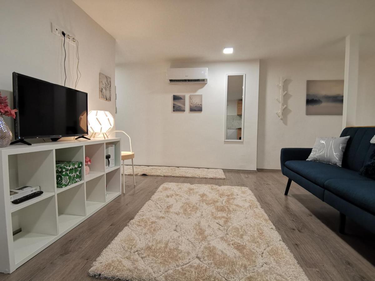 Smile Miko Apartment By Castle Budapest Bagian luar foto